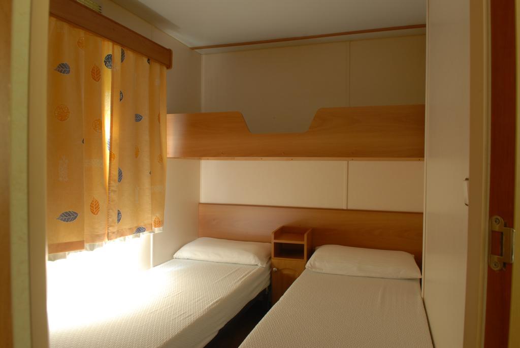 Camping La Rocca Manerba del Garda Exterior foto