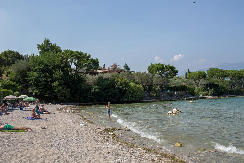 Camping La Rocca Manerba del Garda Exterior foto