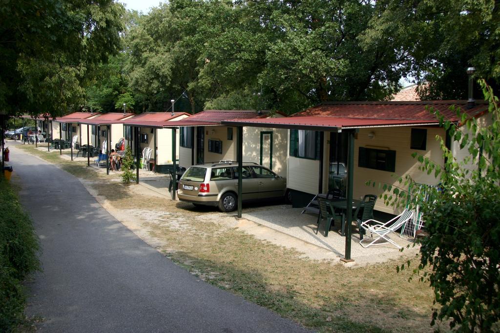 Camping La Rocca Manerba del Garda Exterior foto